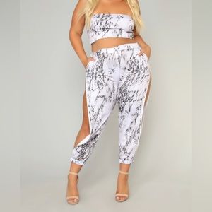 Fashion Nova Marble Set - Large